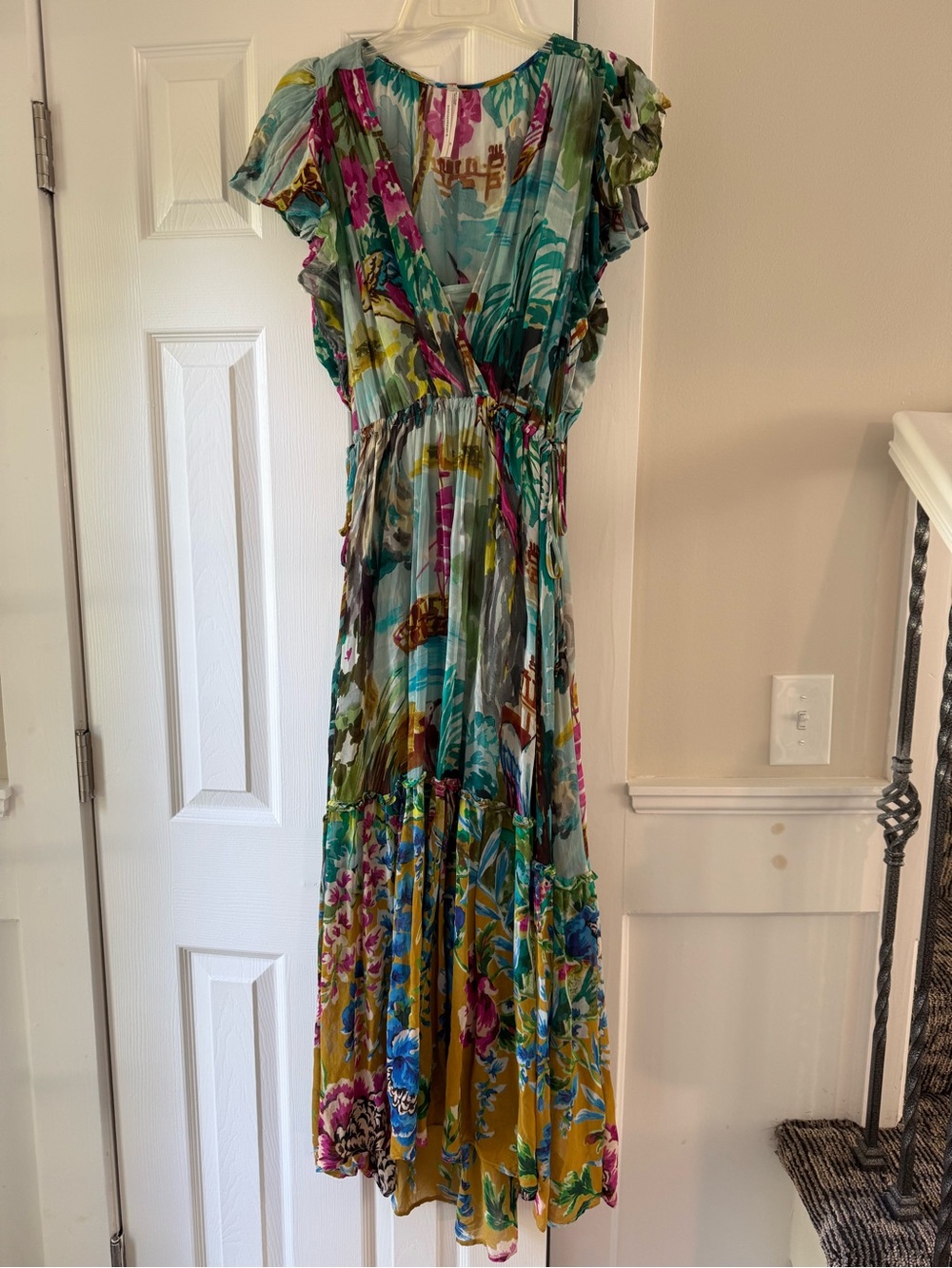 Anthropologie V-Neck Flutter-Sleeve Dress colorful tropical print Large Petite